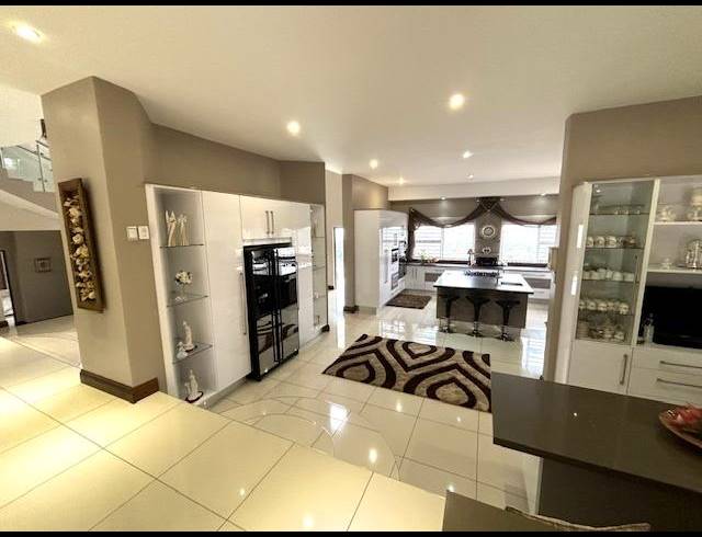 5 BEDROOM HOUSE FOR SALE IN BLUE SADDLE RANCHES